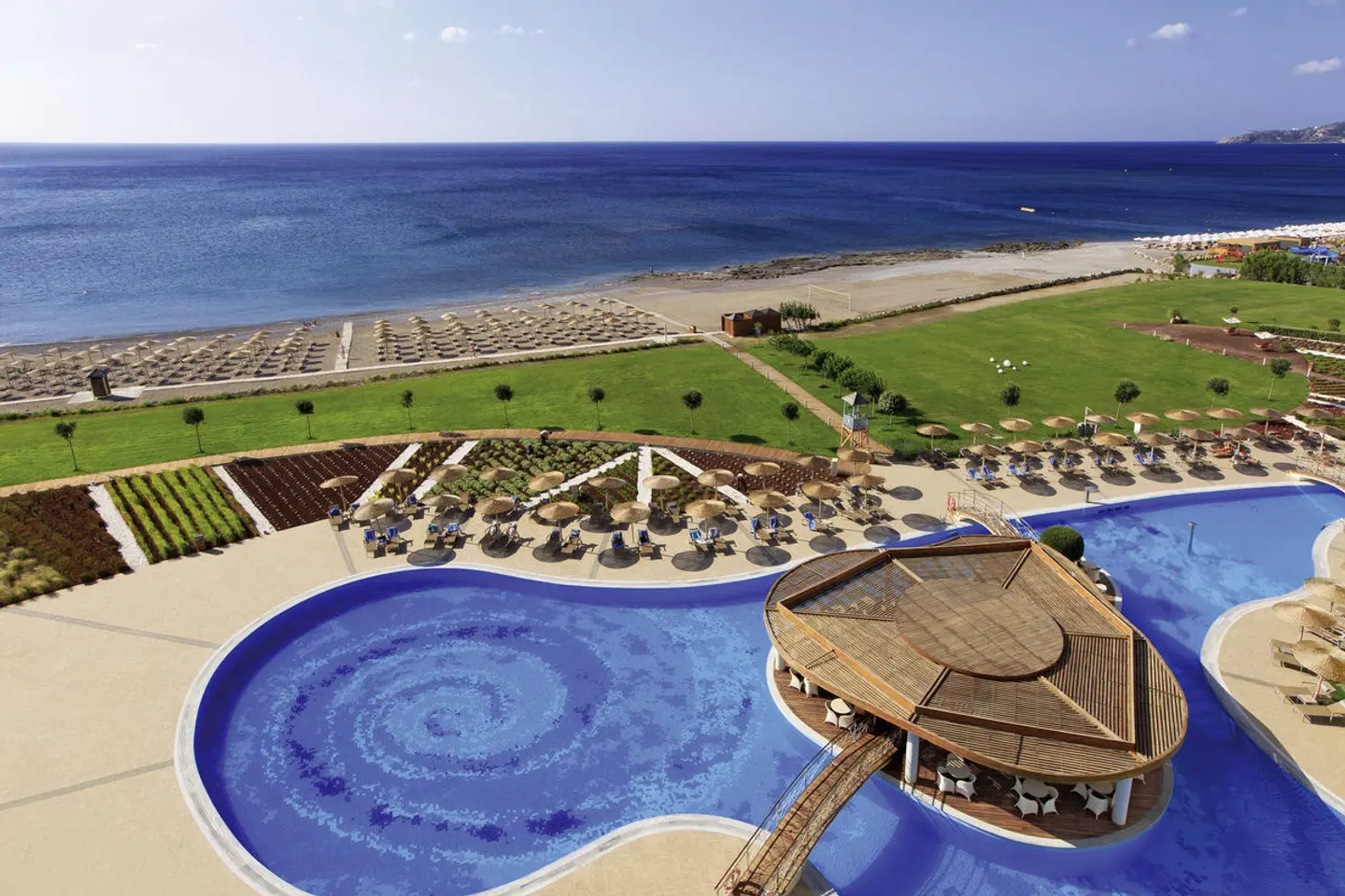 Elysium Resort & Spa OUTDOOR_POOL