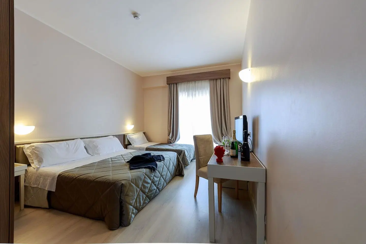 Hotel Mirasole International ROOM_EXAMPLE
