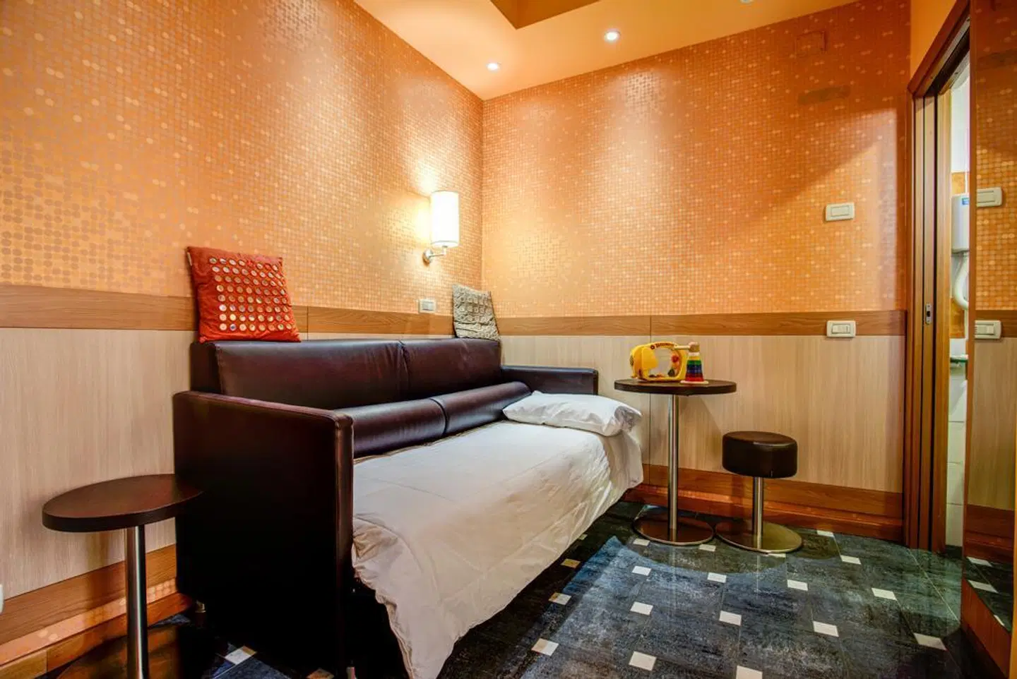 Genty ROOM_EXAMPLE
