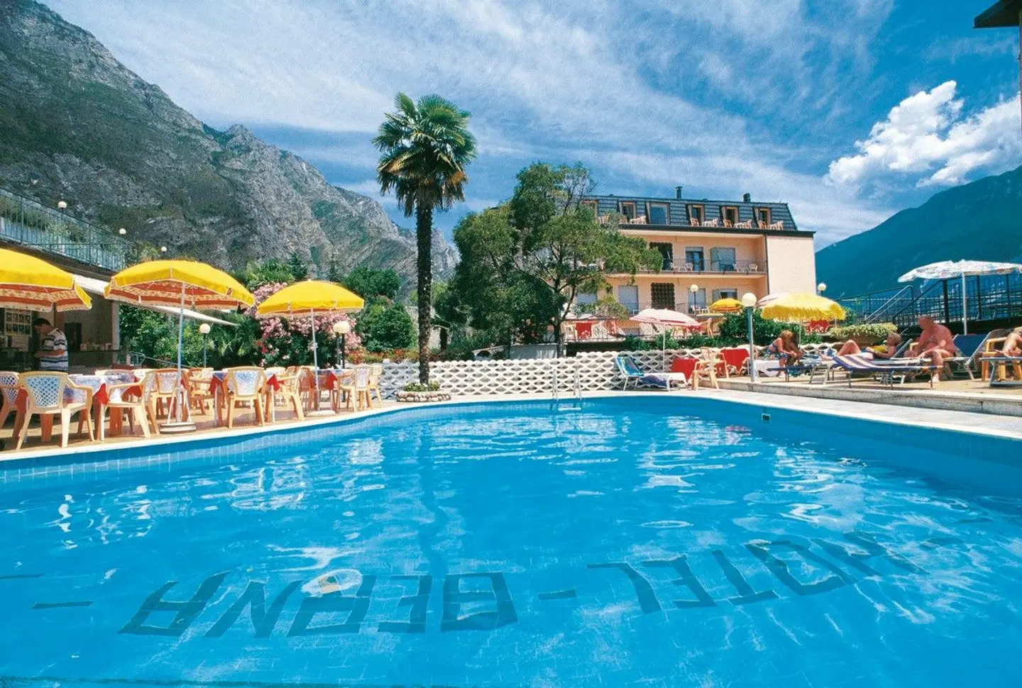 Garda Bellevue OUTDOOR_POOL