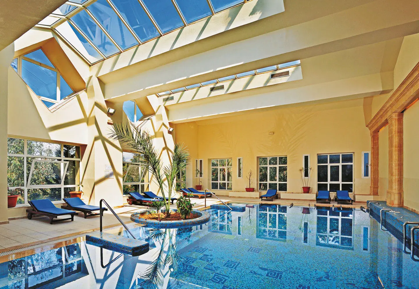 Medina Belisaire & Thalasso Hallenbad