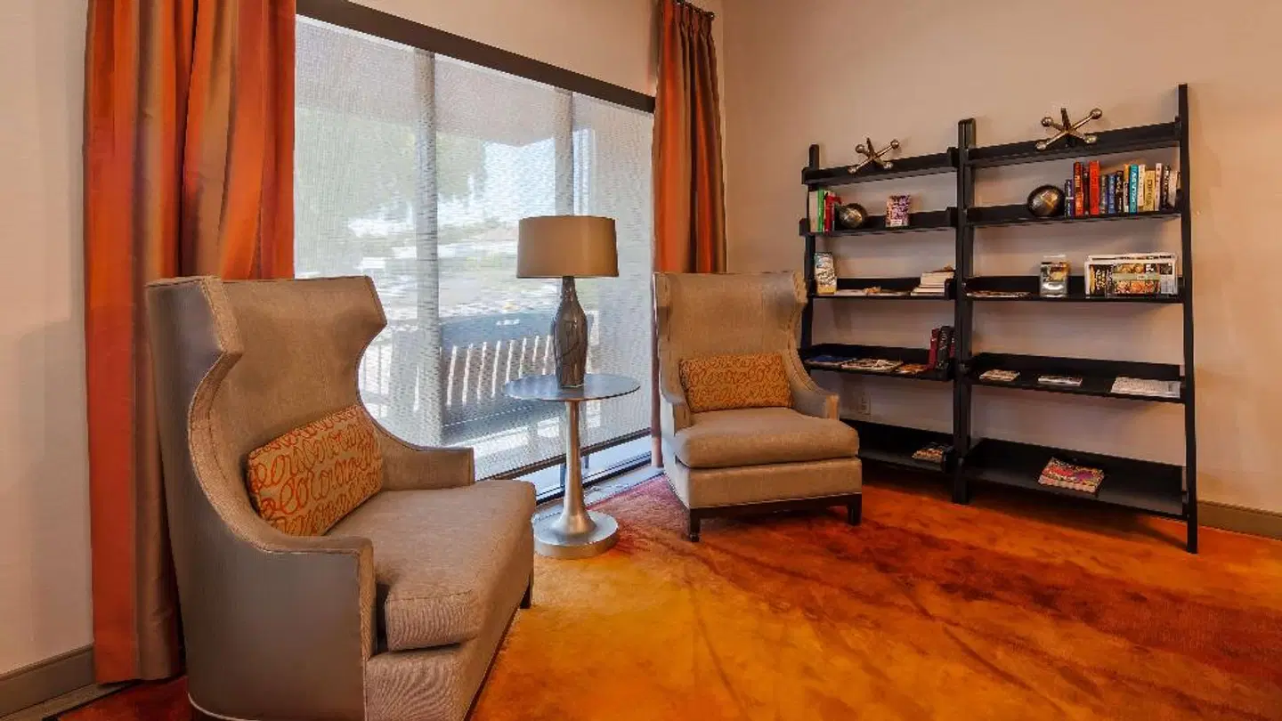 Best Western Royal Palace Inn & Suites ROOM_EXAMPLE