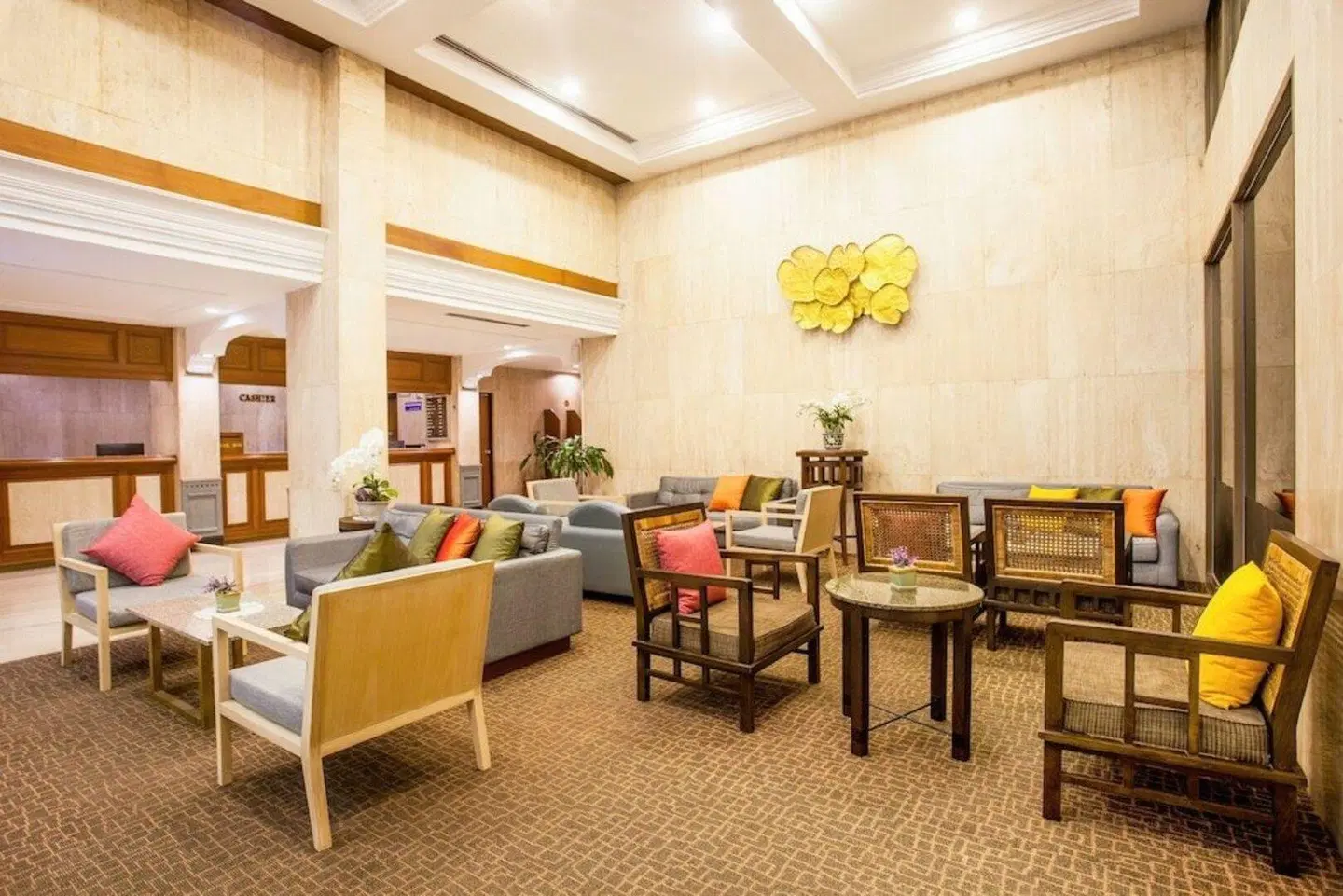 Phuket Merlin Hotel Bar