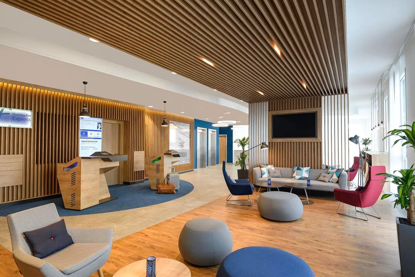 Holiday Inn Express Regensburg by IHG LOUNGE_LOBBY