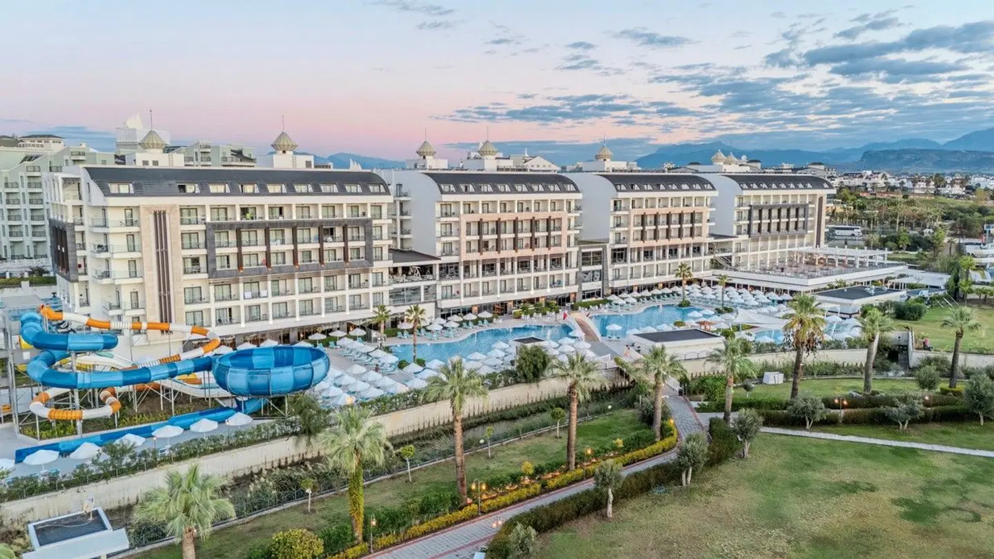 Diamond De Luxe Hotel & Spa EXTERIOR
