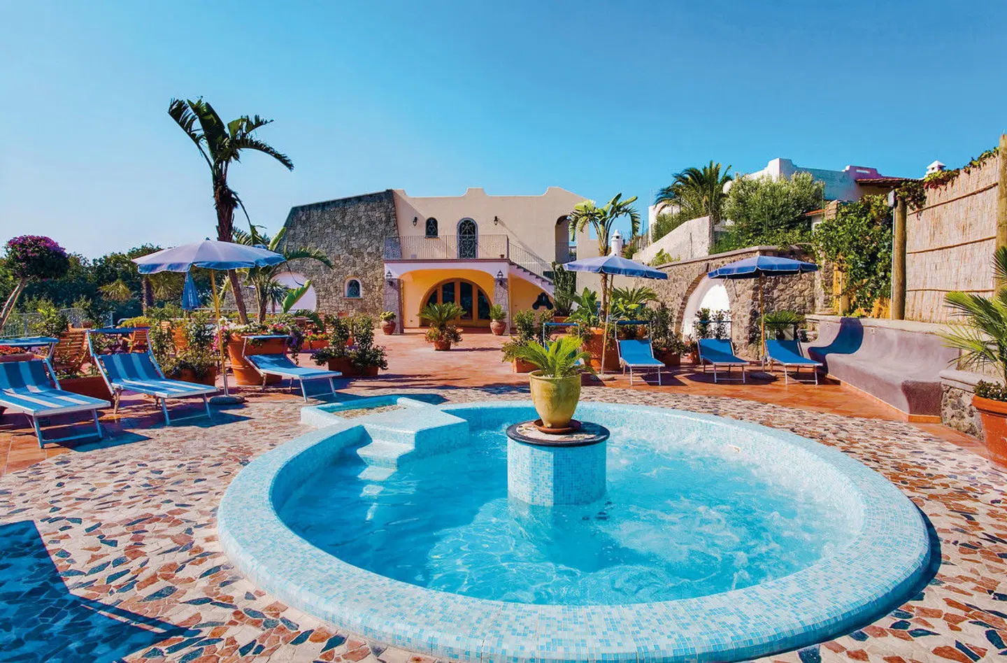 Belvedere OUTDOOR_POOL