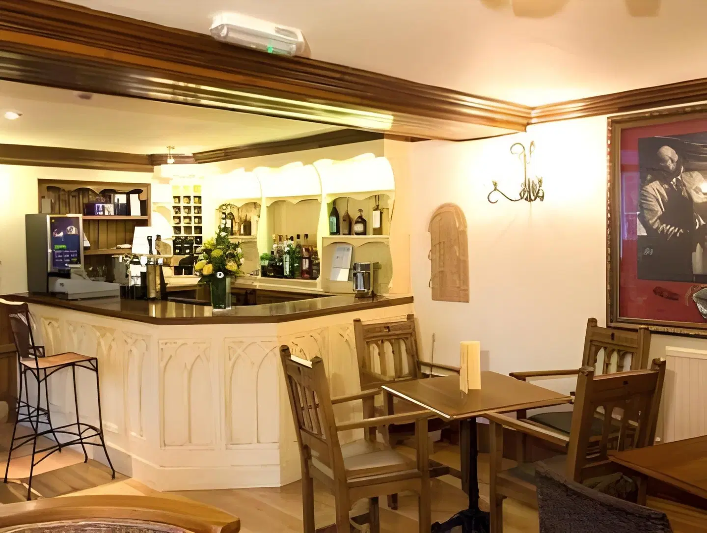 Angmering Manor - RelaxInnz Bar