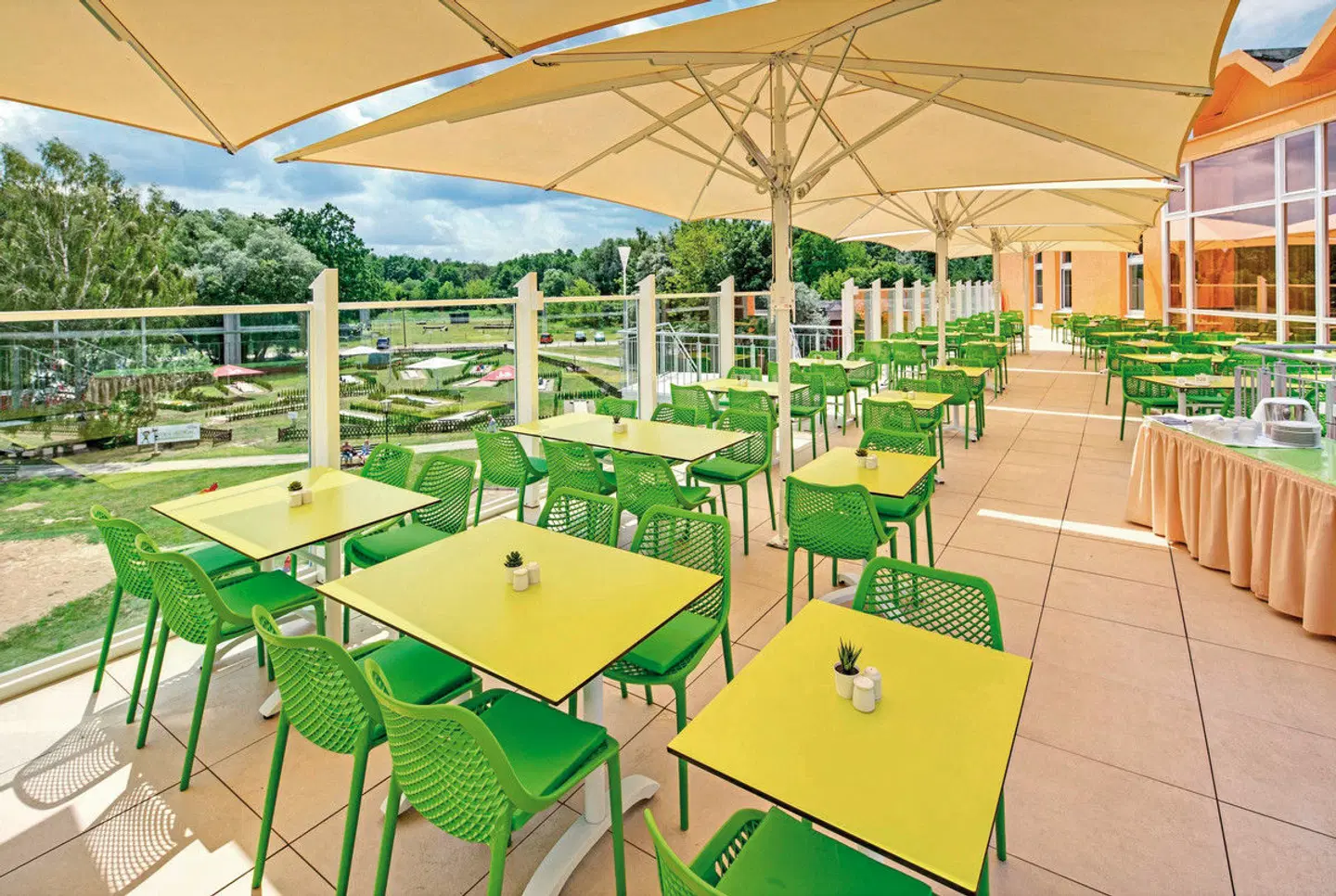 AHORN Seehotel Templin Terrasse