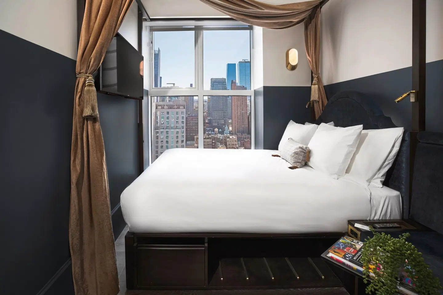 CIVILIAN Hotel ROOM_EXAMPLE