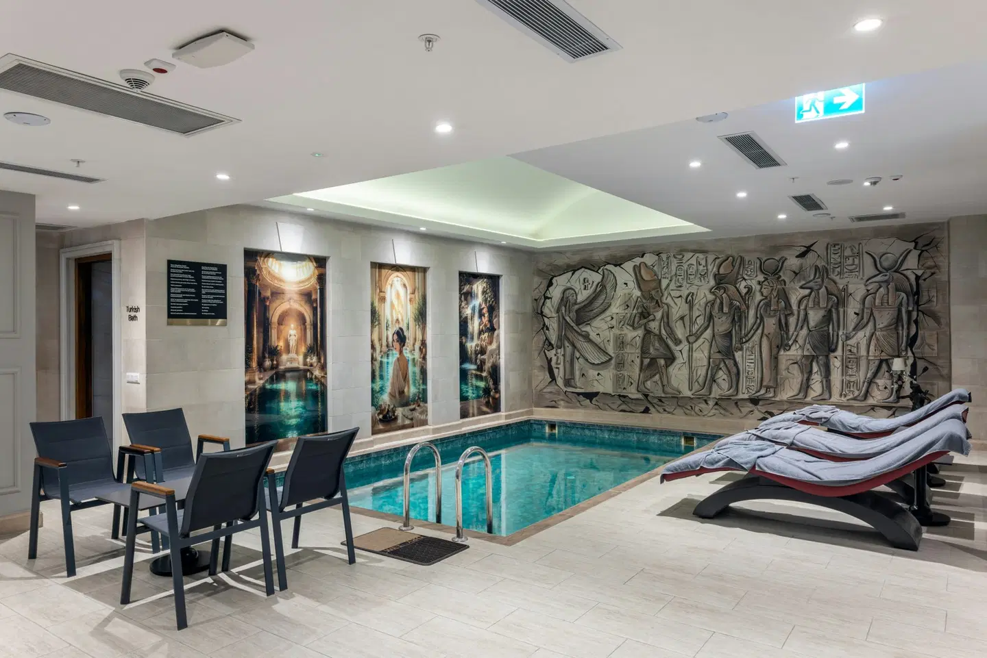 Palazzo Donizetti Istanbul, Tapestry Collection by Hilton Hallenbad