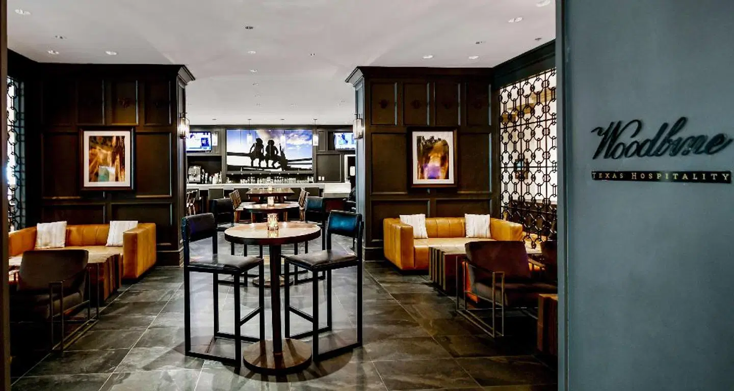 Hilton Dallas/Park Cities Bar