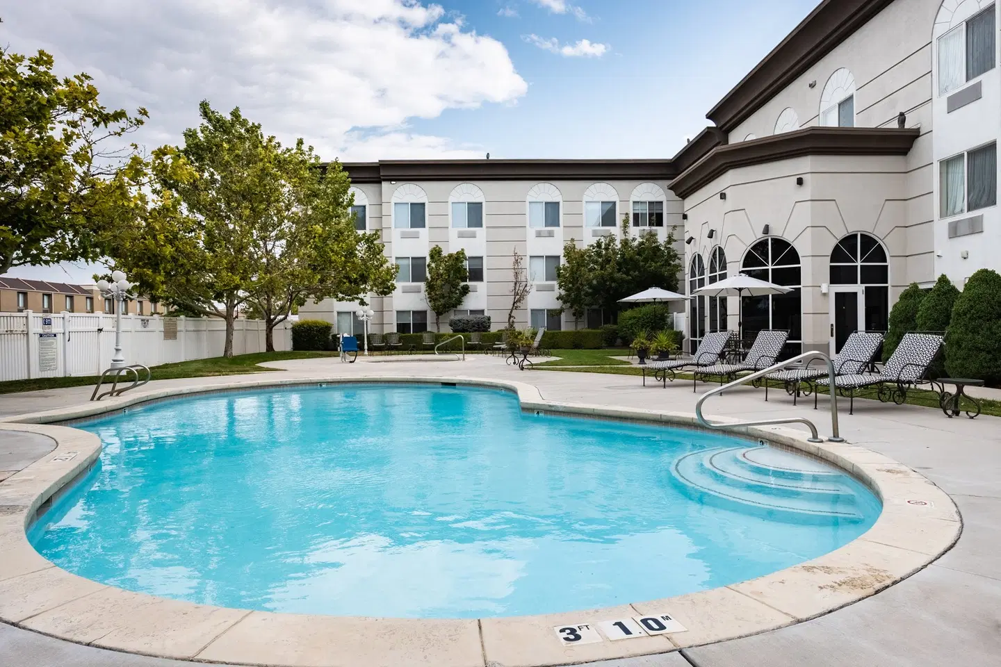 Hampton Inn & Suites Salt Lake City Airport OUTDOOR_POOL