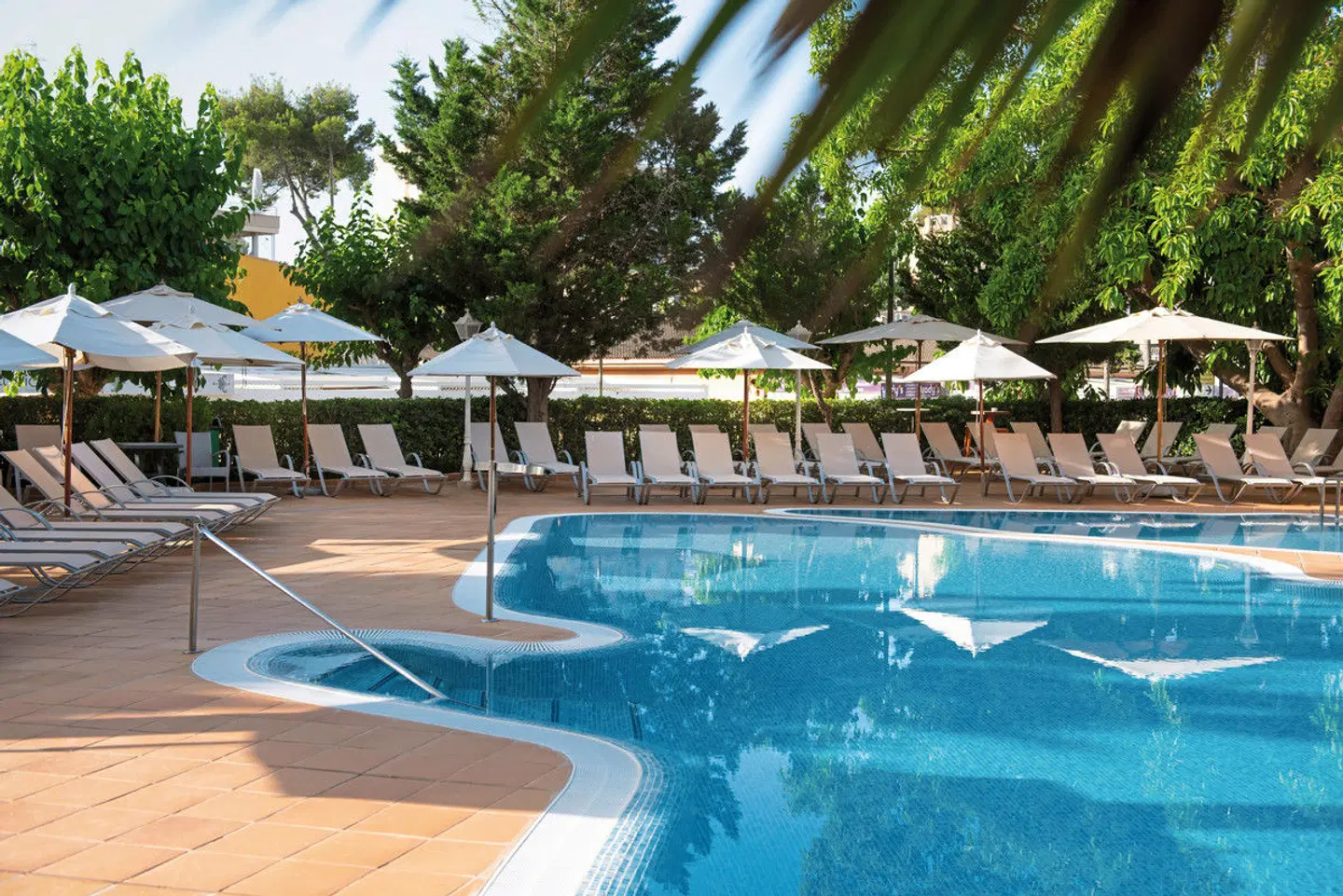Valentin Reina Paguera OUTDOOR_POOL