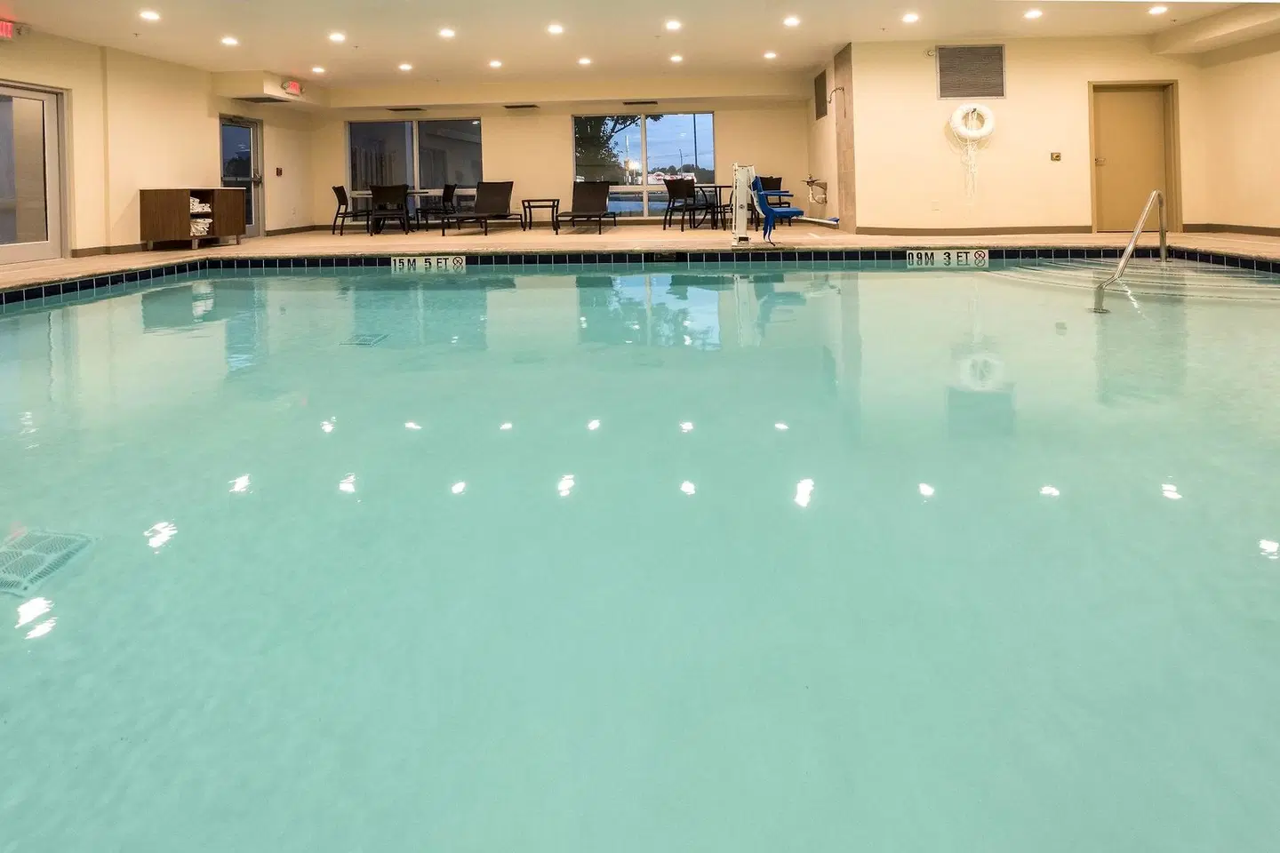 Holiday Inn Express & Suites Commerce by IHG Hallenbad