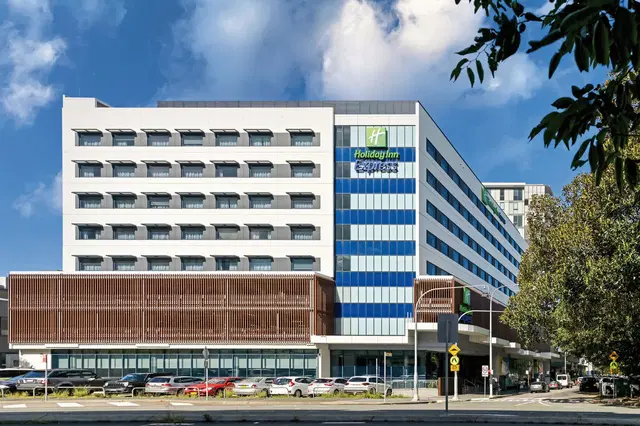 Holiday Inn Express Newcastle EXTERIOR