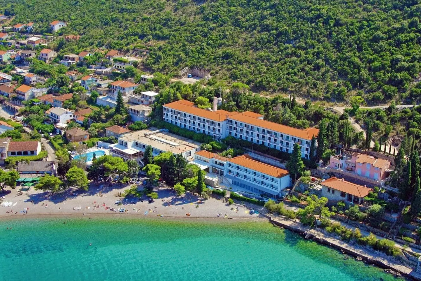 Faraon EXTERIOR
