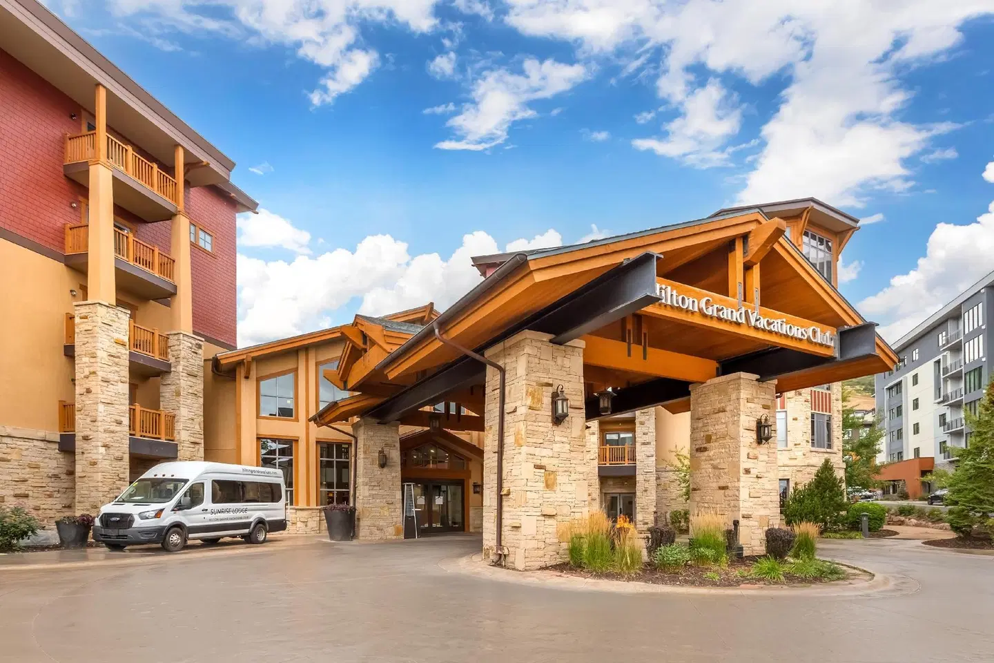 Sunrise Lodge by Hilton Grand Vacations EXTERIOR