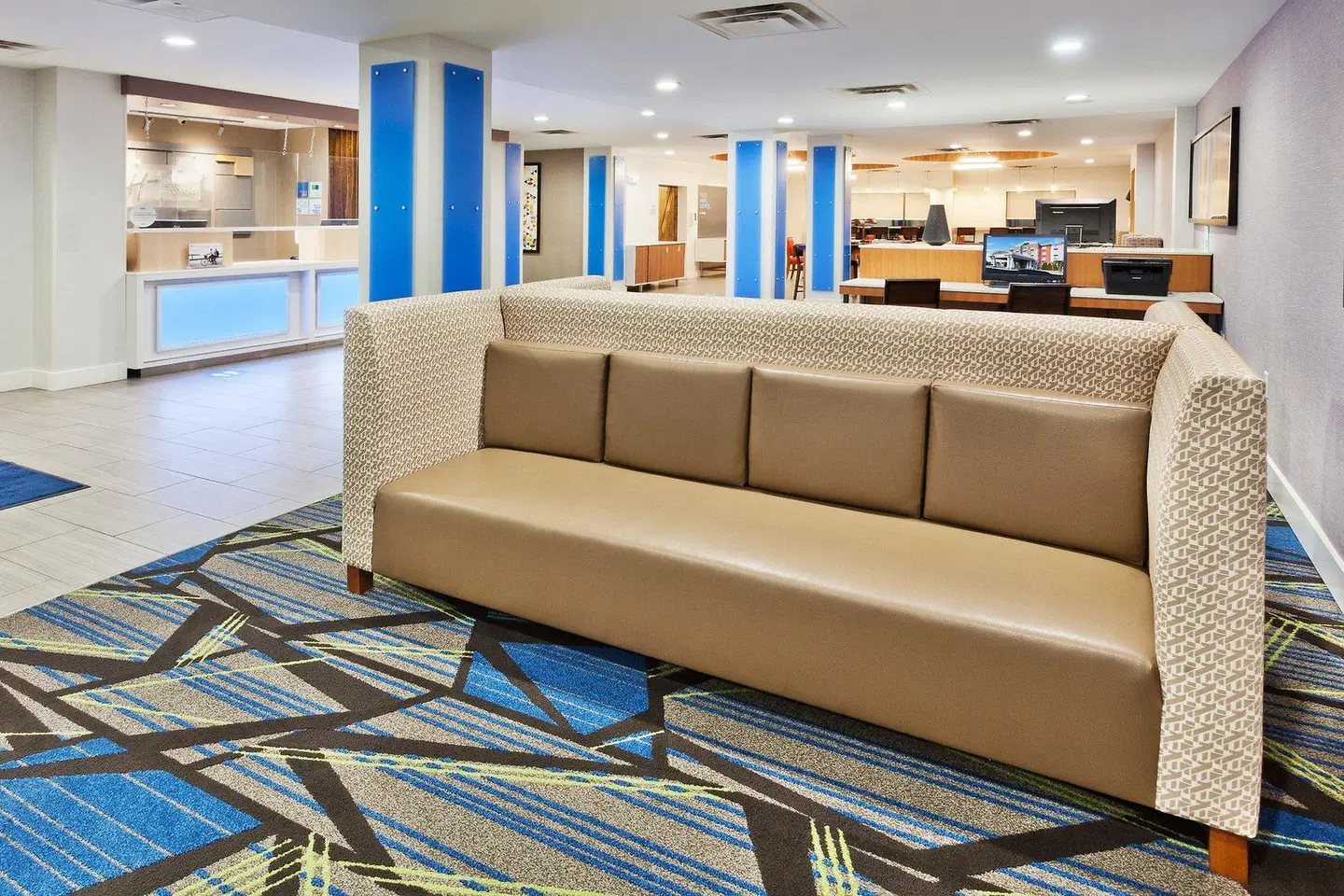 Holiday Inn Express & Suites Rome by IHG LOUNGE_LOBBY