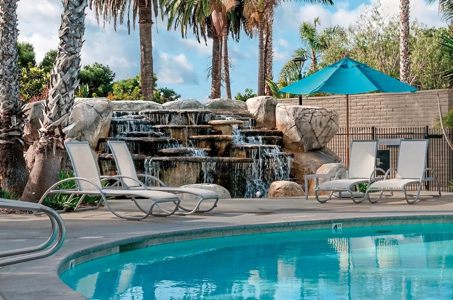 Paradise Point Resort & Spa OUTDOOR_POOL