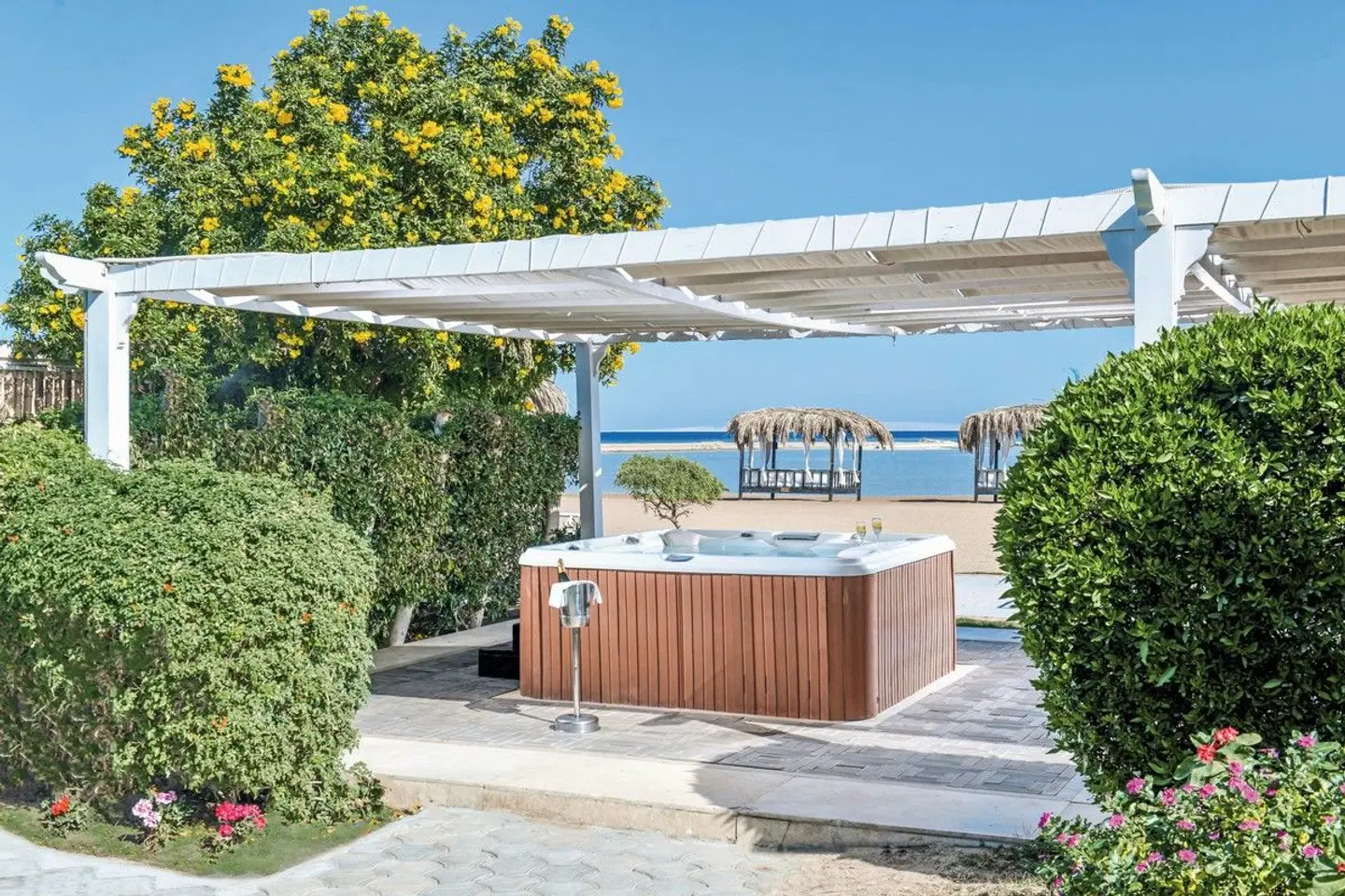 JAZ Aquamarine Terrasse