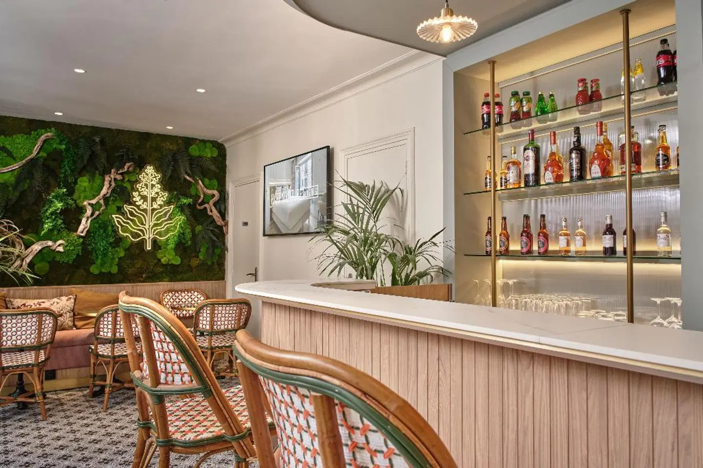 Posy Hotel by HappyCulture Bar
