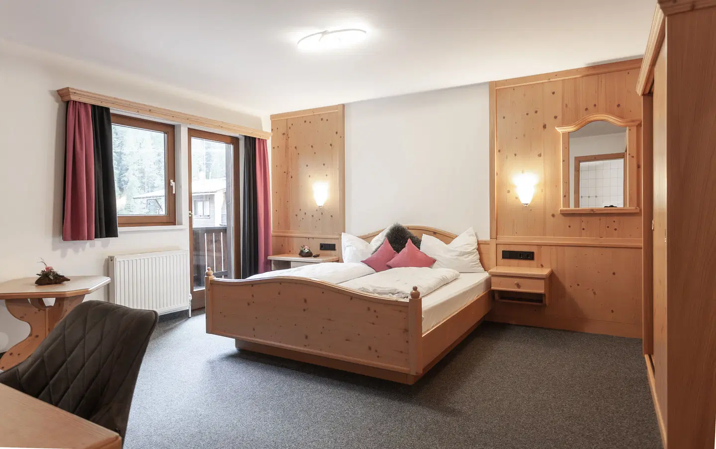 first mountain Hotel Ötztal ROOM_EXAMPLE