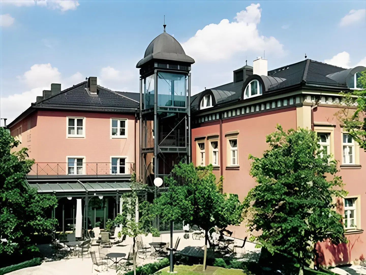 Allee Hotel EXTERIOR