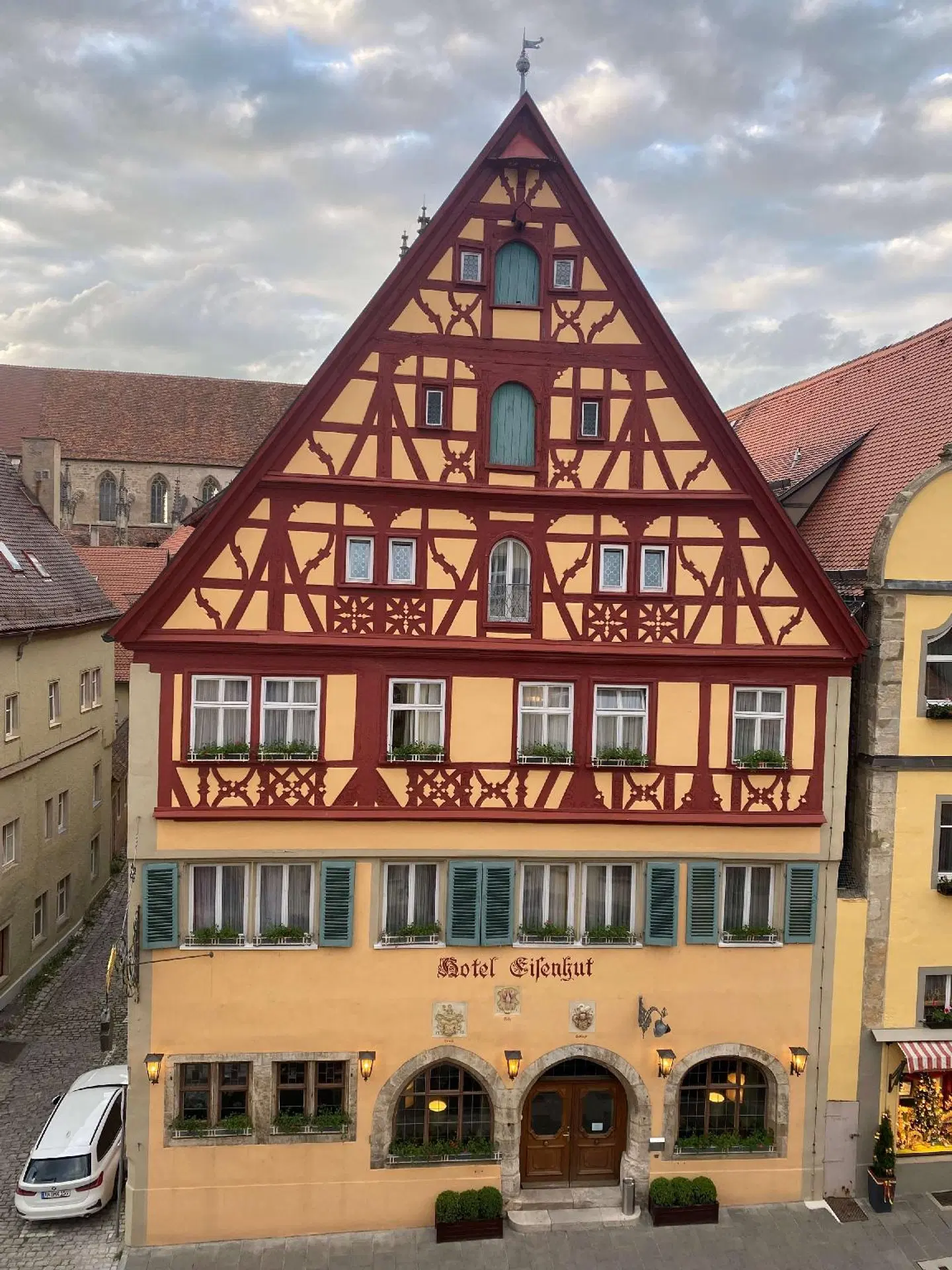 Hotel Eisenhut EXTERIOR