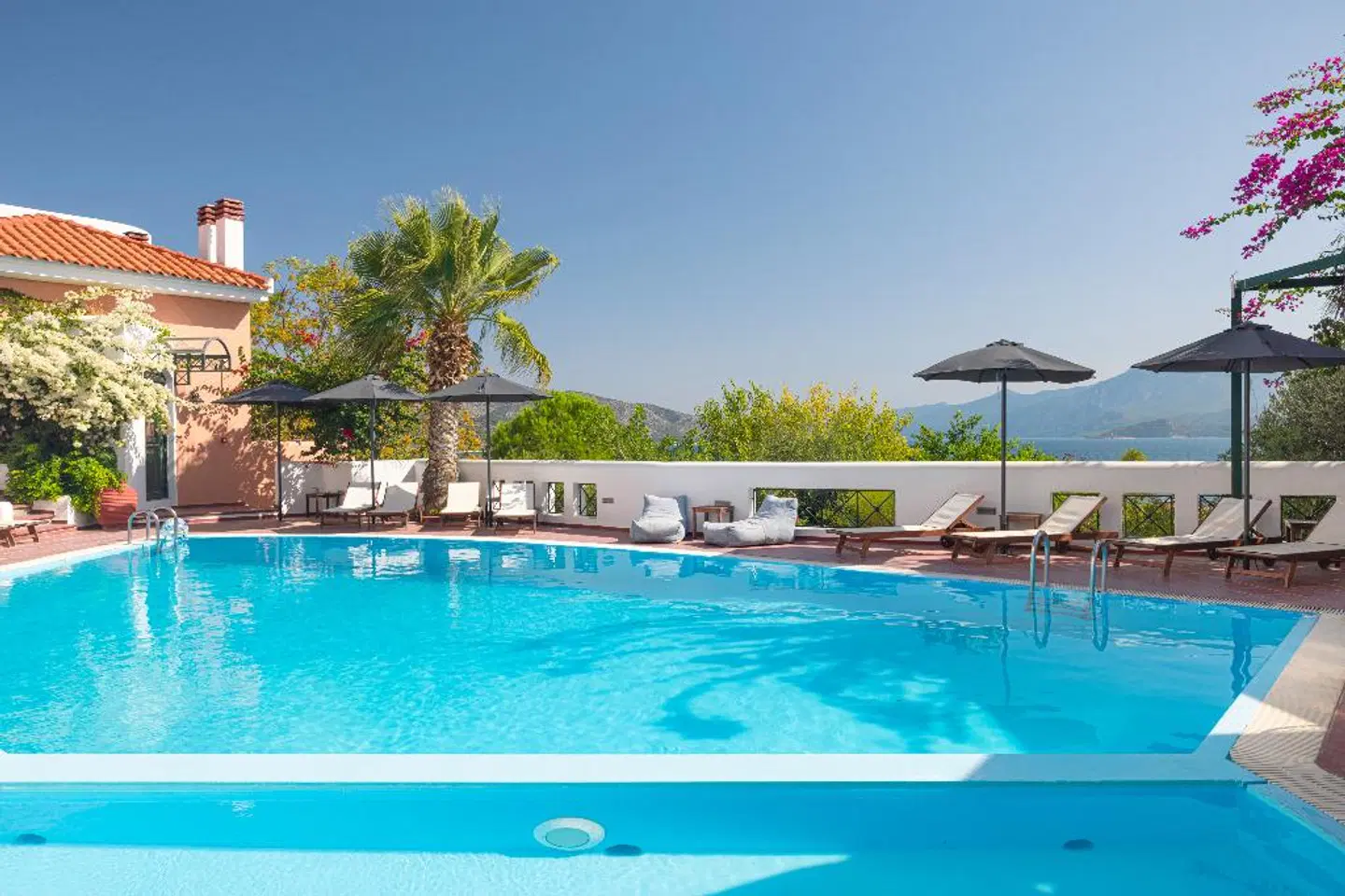Nisea Hotel Samos OUTDOOR_POOL