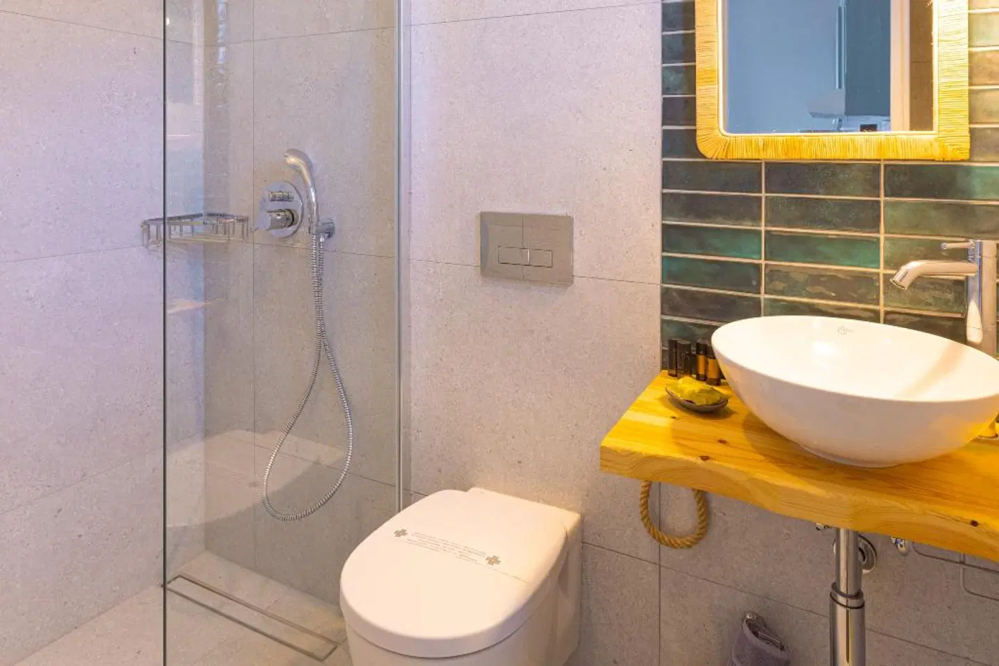Nisea Hotel Samos Badezimmer