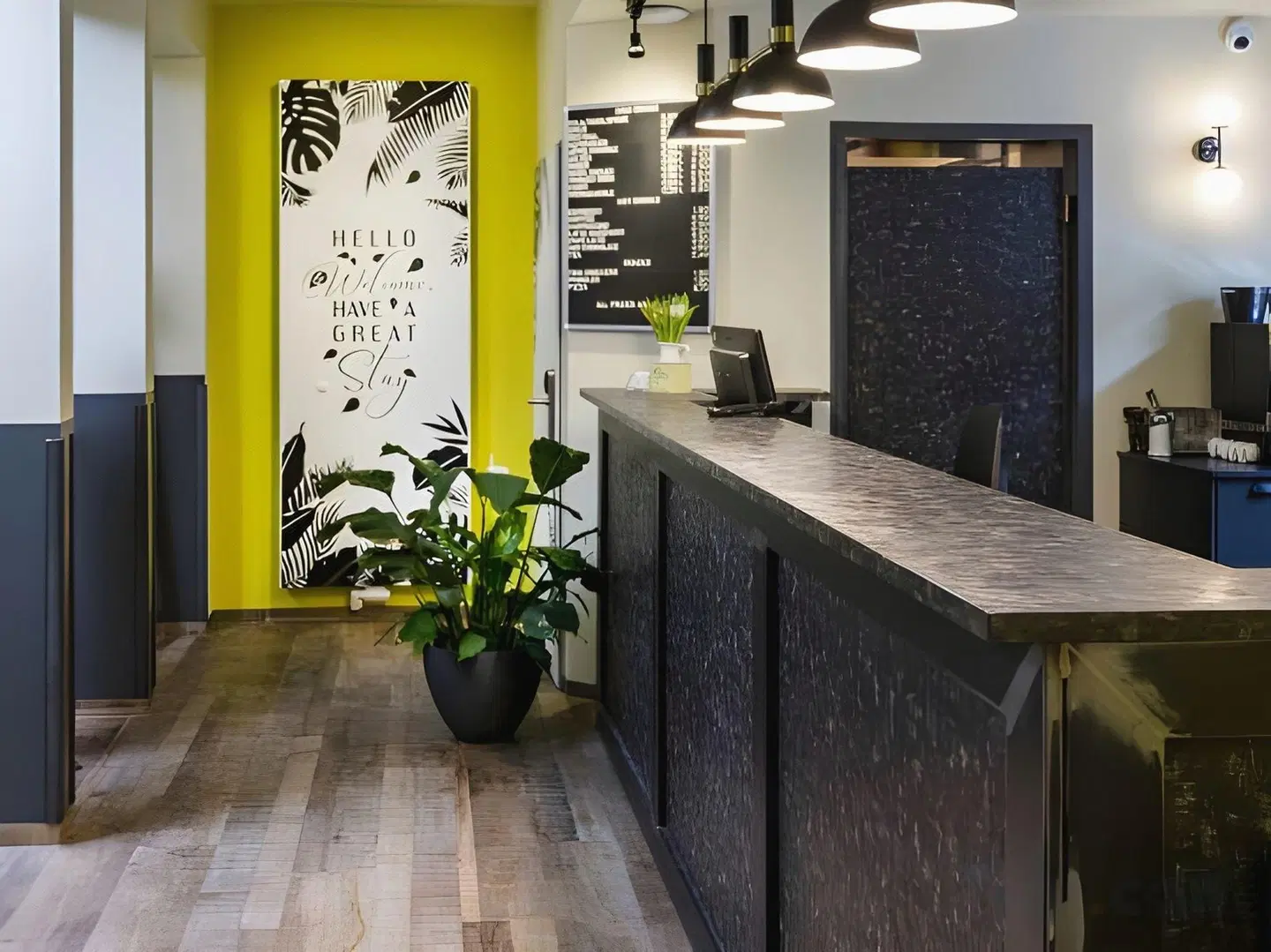 Five Reasons Hotel & Hostel LOUNGE_LOBBY