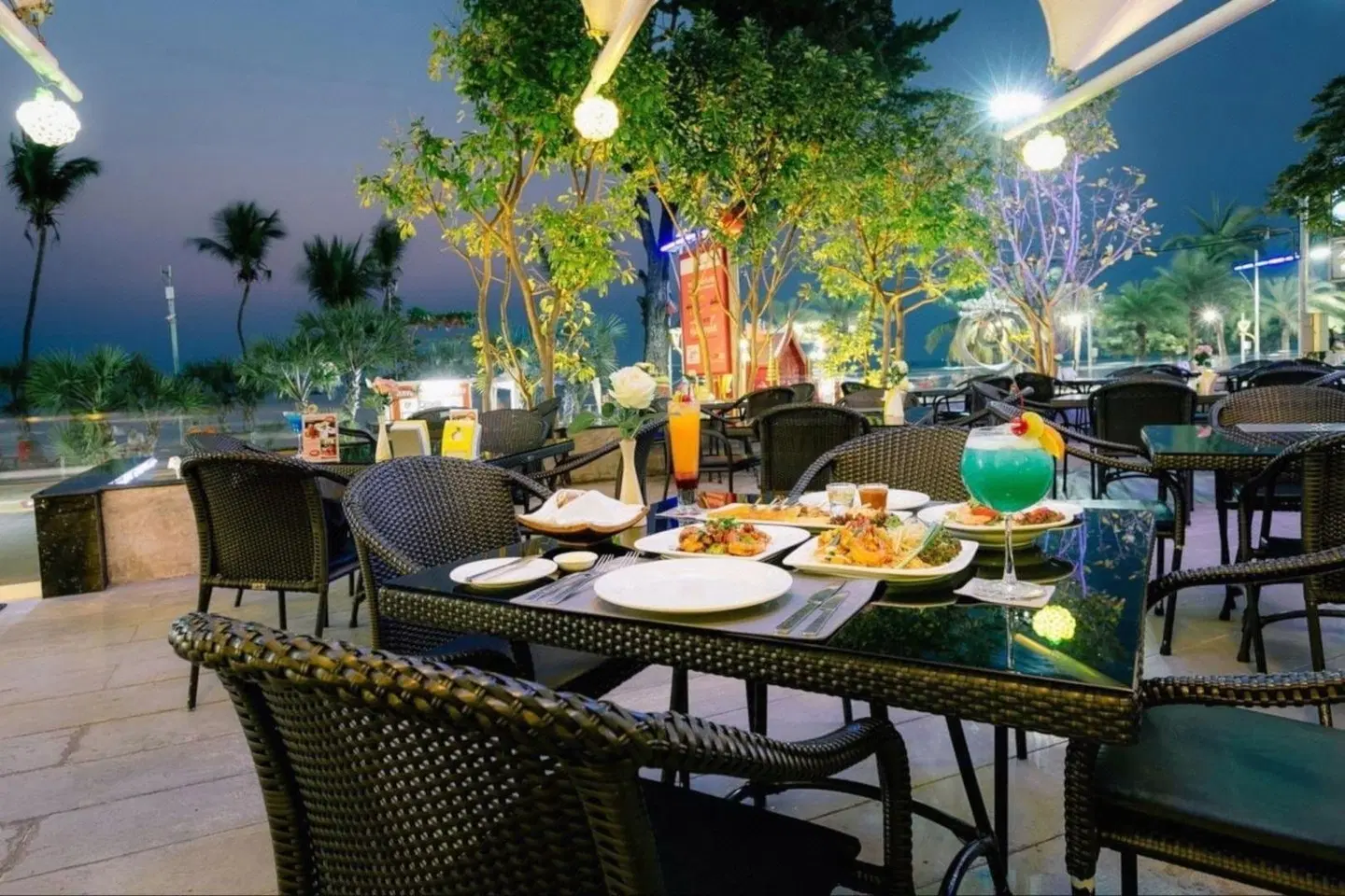 Pattaya Discovery Beach Terrasse