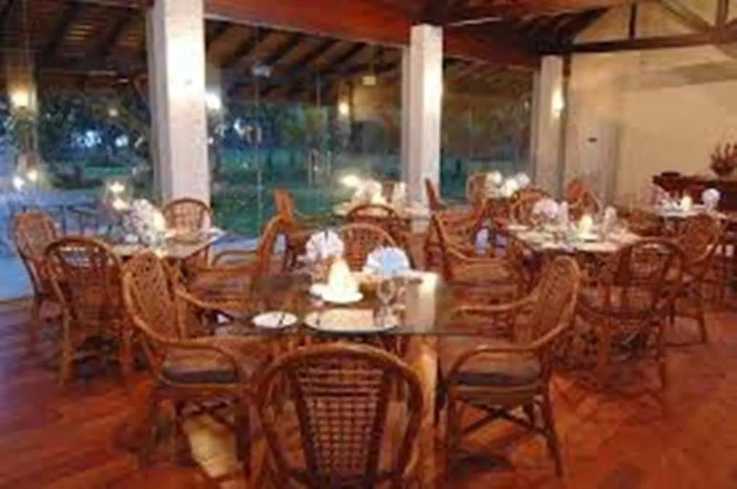 Hibiscus Beach Hotel & Villas Restaurant