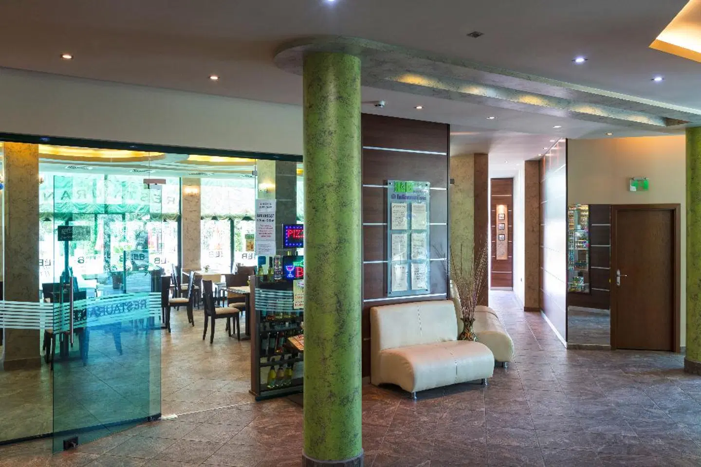 Hotel L&B LOUNGE_LOBBY
