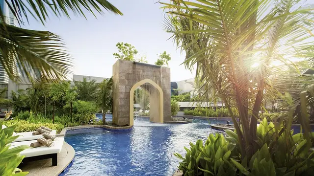 Conrad Dubai OUTDOOR_POOL