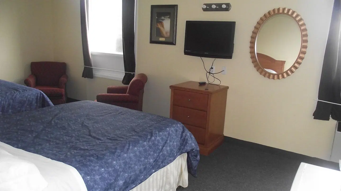 Empress Inn and Suites by the Falls ROOM_EXAMPLE