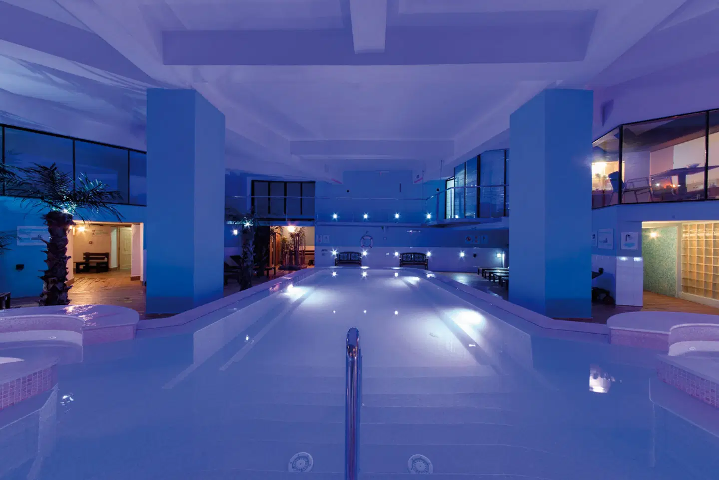 Preluna Hotel & Spa Hallenbad