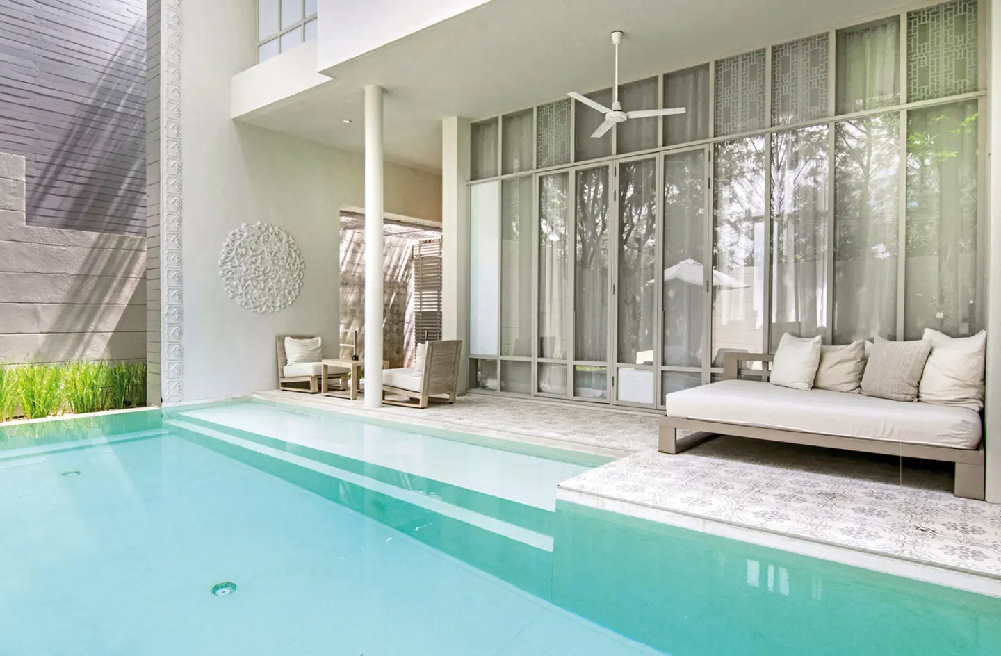 SALA Phuket Mai Khao Beach Resort Hallenbad