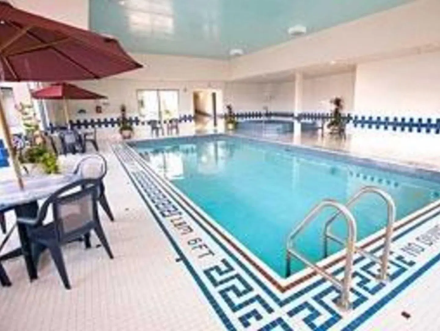Comfort Inn Fallsview Hallenbad