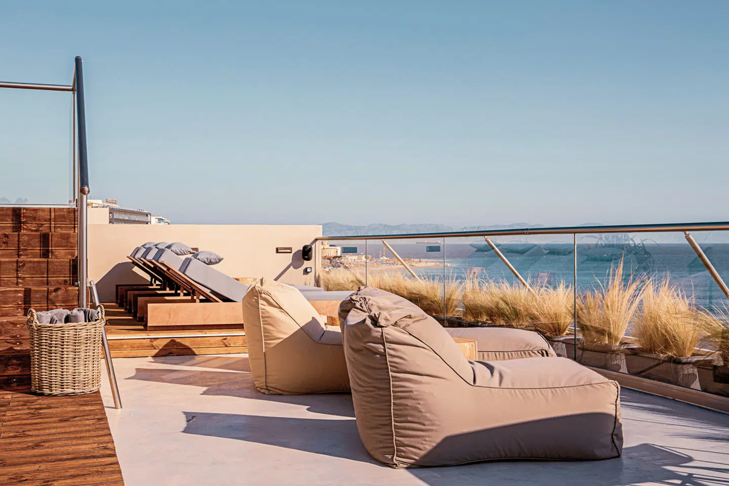 More Meni City Beach Rhodes Terrasse
