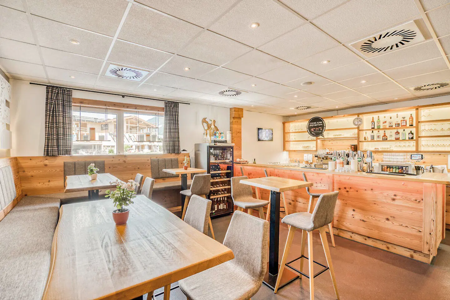 COOEE alpin Hotel Kitzbüheler Alpen Bar