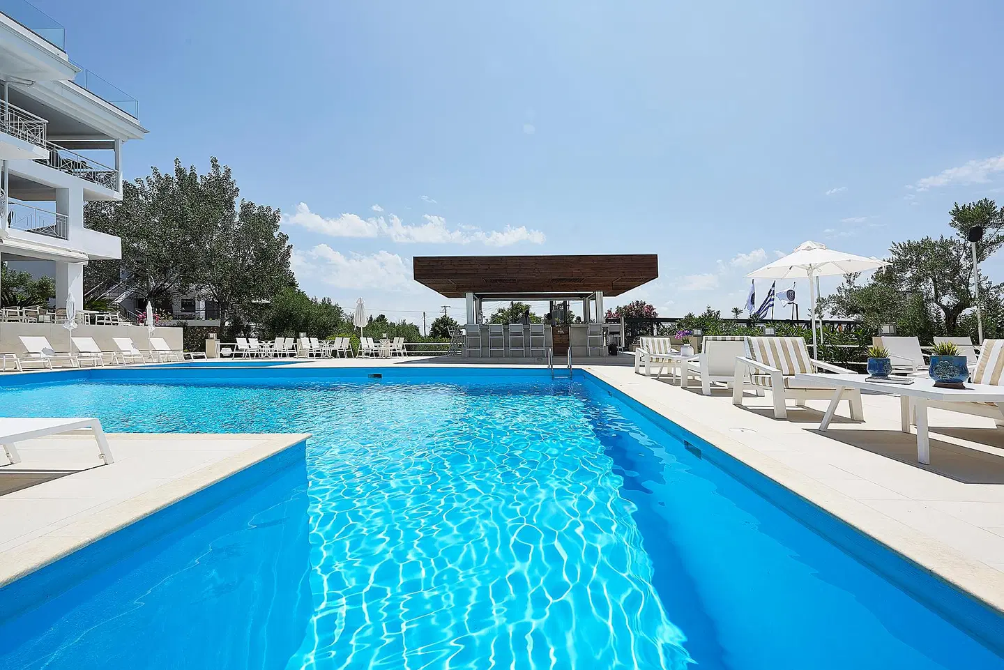 Glavas Inn OUTDOOR_POOL