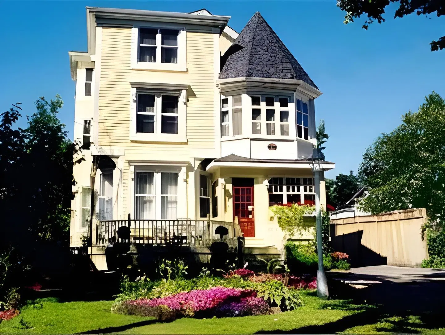 Bedham Hall B&B EXTERIOR