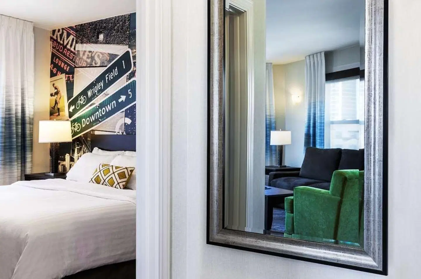 Hotel Versey Days Inn by Wyndham Chicago ROOM_EXAMPLE
