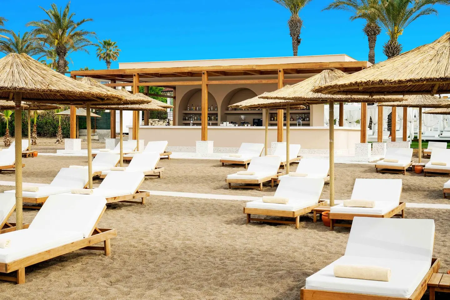 Titanic Deluxe Lara BEACH