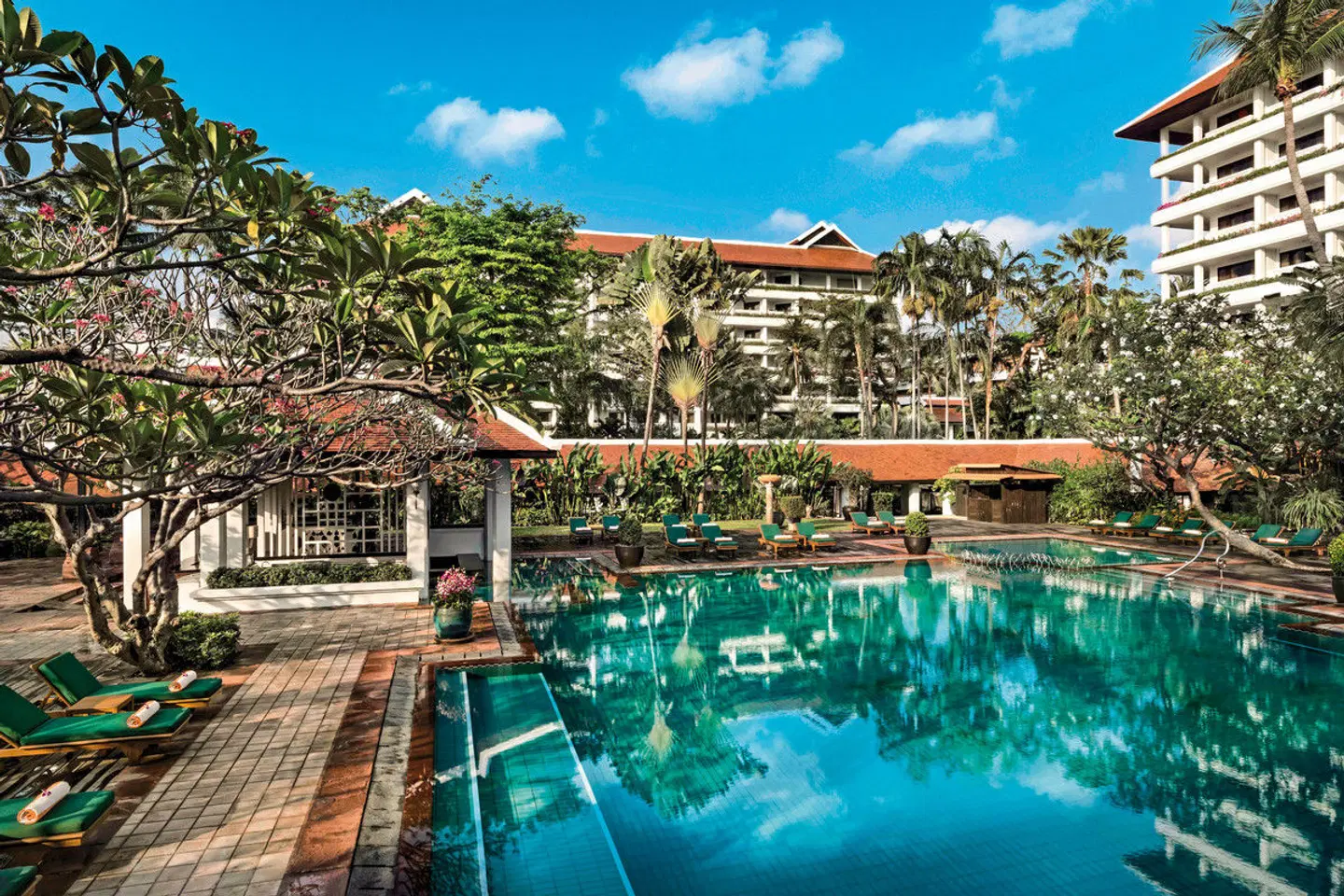 Anantara Riverside Bangkok Resort OUTDOOR_POOL