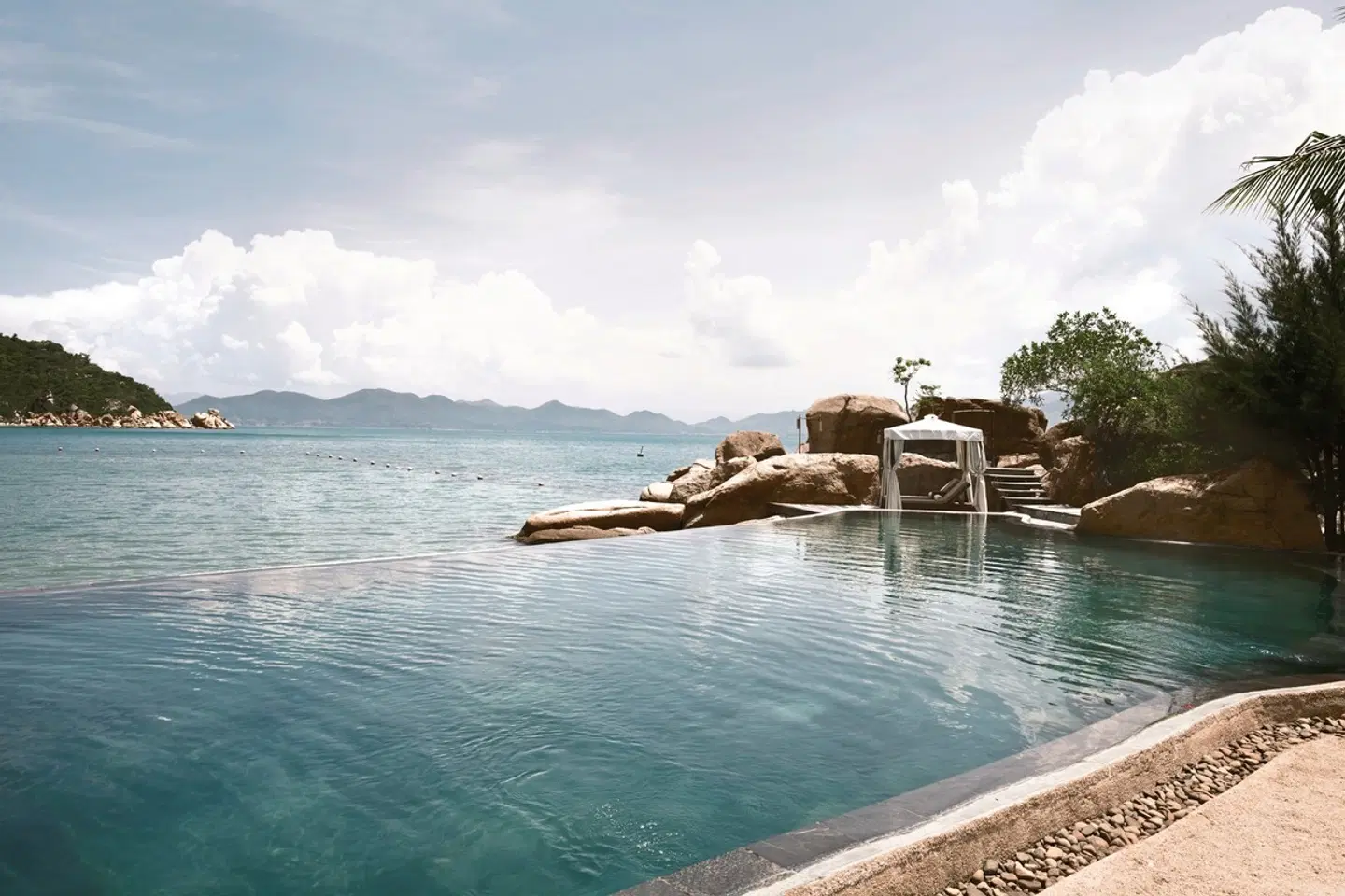 L'Alya Ninh Van Bay OUTDOOR_POOL