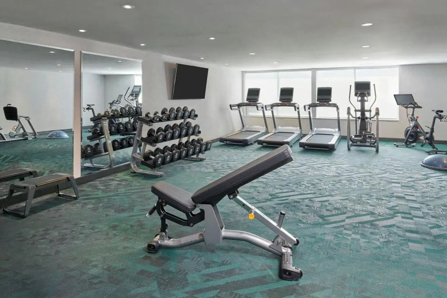 Ramada by Wyndham Niagara Falls by the River SPORTS_AND_LEISURE