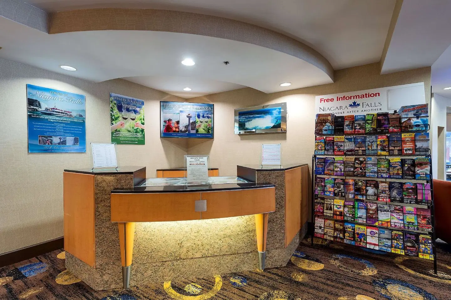 Howard Johnson by Wyndham by the Falls Niagara Falls Bar