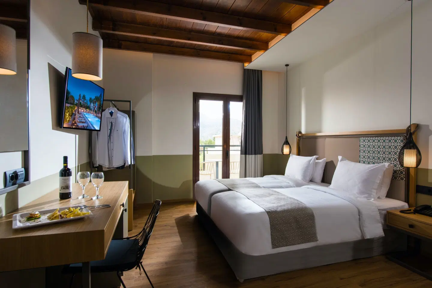Petousis Hotel & Suites ROOM_EXAMPLE